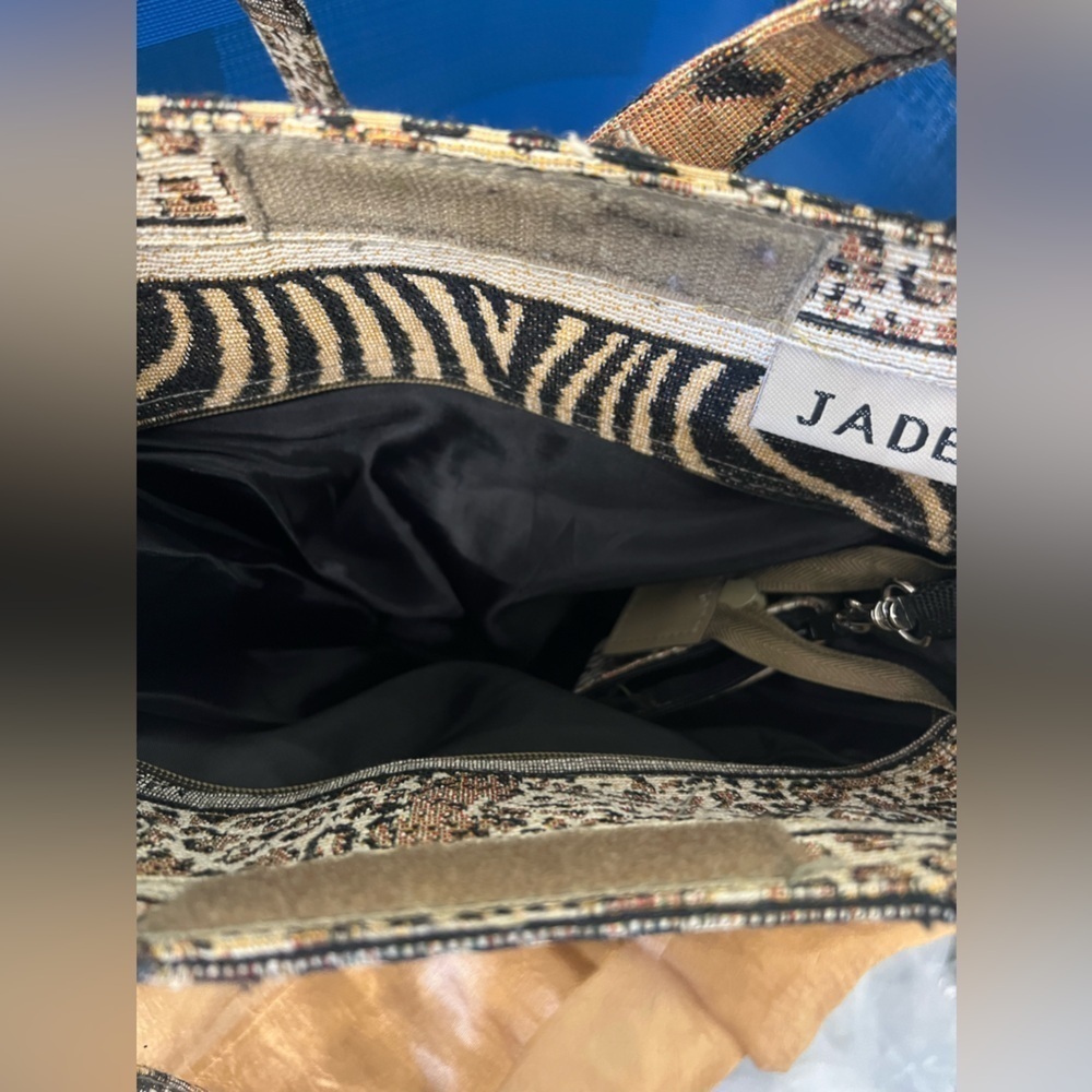 Jade safari theme Tote - Picture 9 of 15